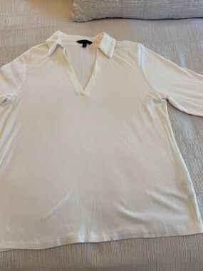 Banana republic long sleeve women’s V-neck collared T-shirt
